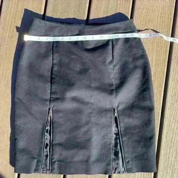 Worthington women’s size 2 petite skirt with zipper closure and zipper accents - Picture 8 of 9